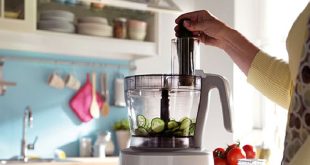 Difference between a food processor and a blender
